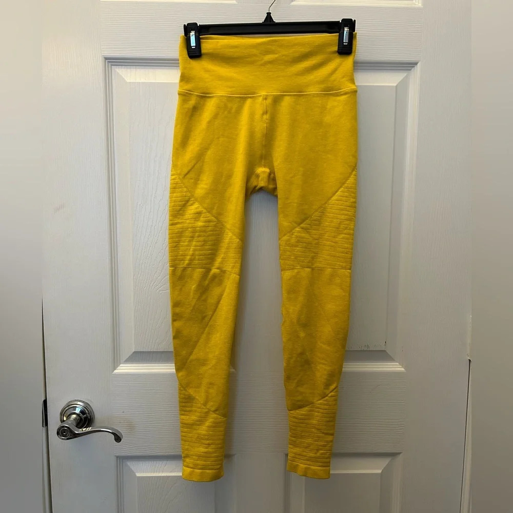 ! Alphalete Revival R6 Yellow Fitted Stretchy Leggings Women Size M